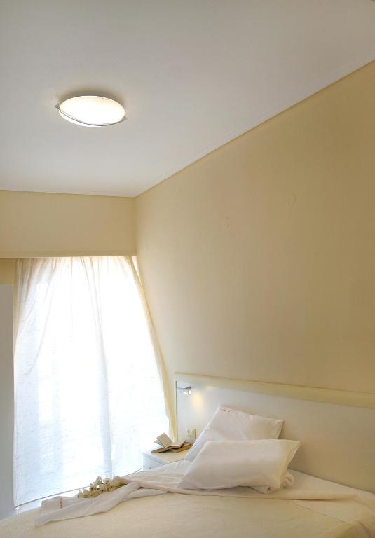 On The Rocks Hotel Palaiochora Room photo